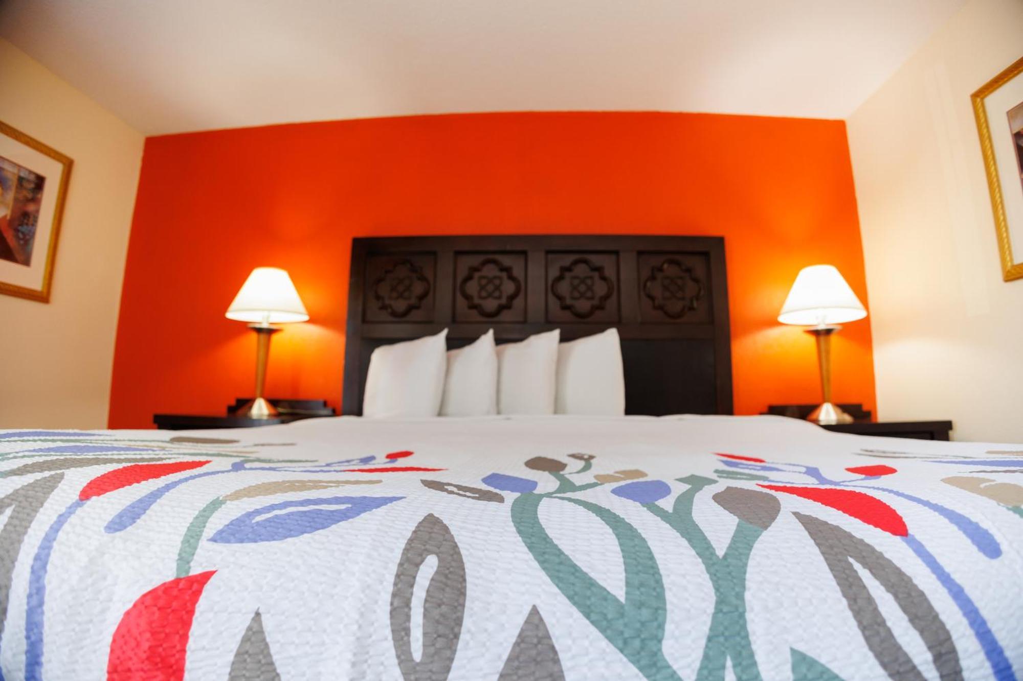 Garnet Inn & Suites, Orlando Room photo