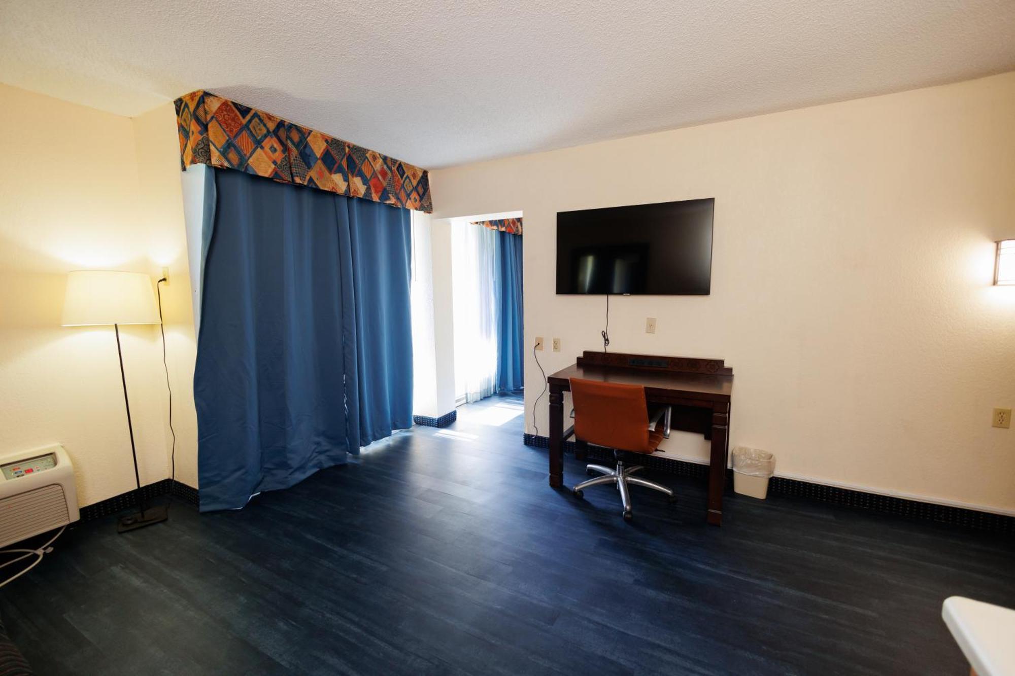 Garnet Inn & Suites, Orlando Room photo