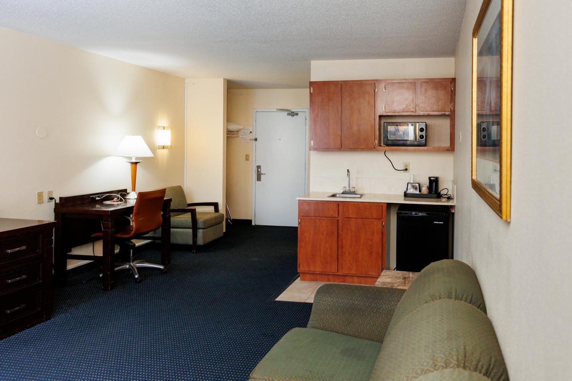 Garnet Inn & Suites, Orlando Room photo