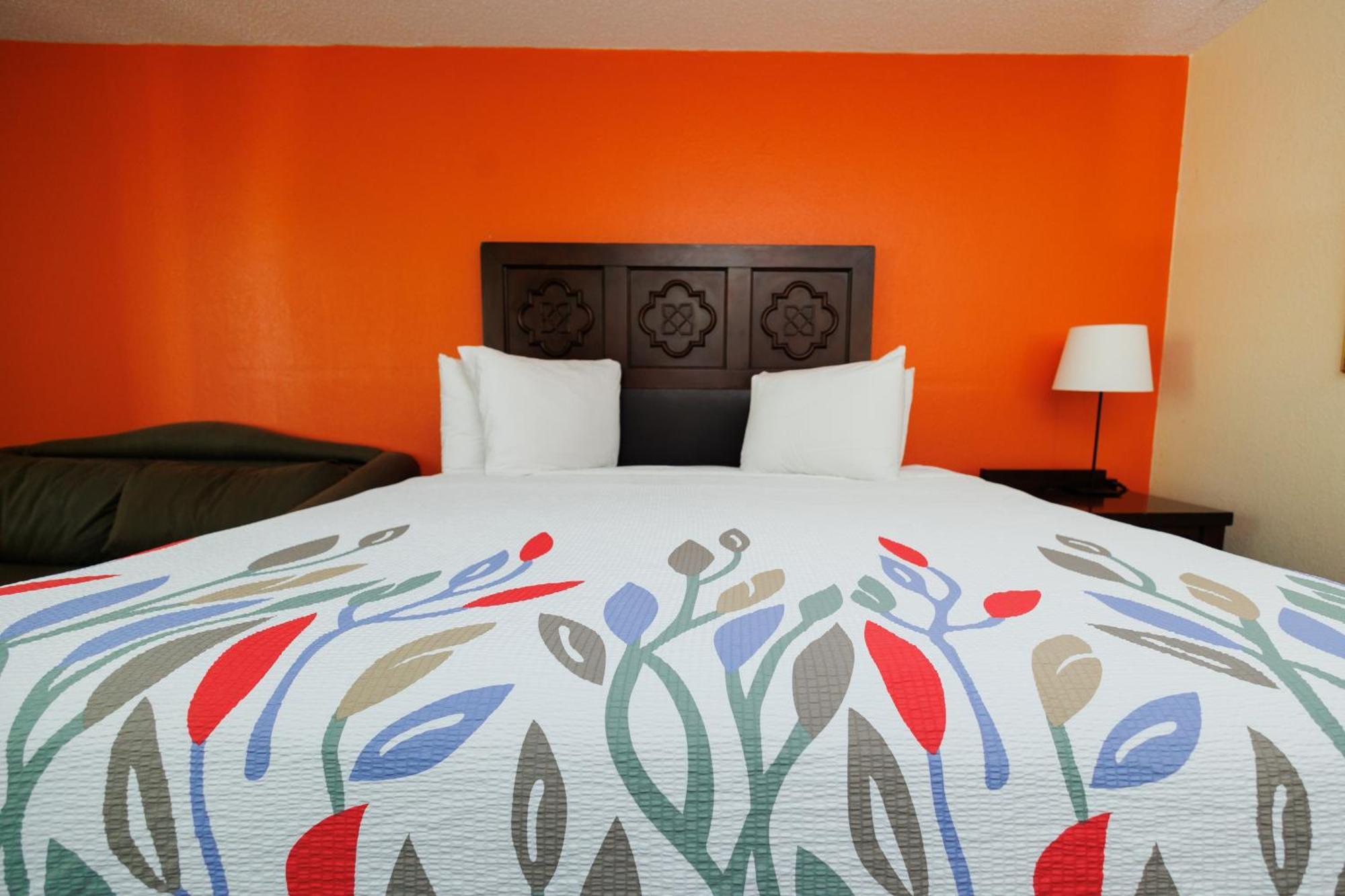 Garnet Inn & Suites, Orlando Room photo