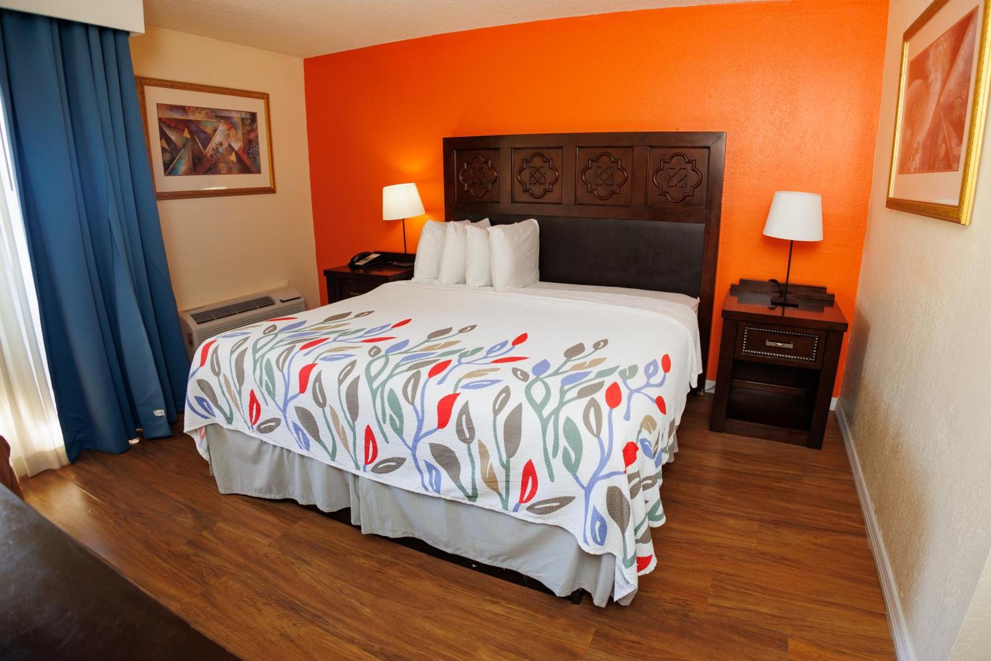 Garnet Inn & Suites, Orlando Room photo